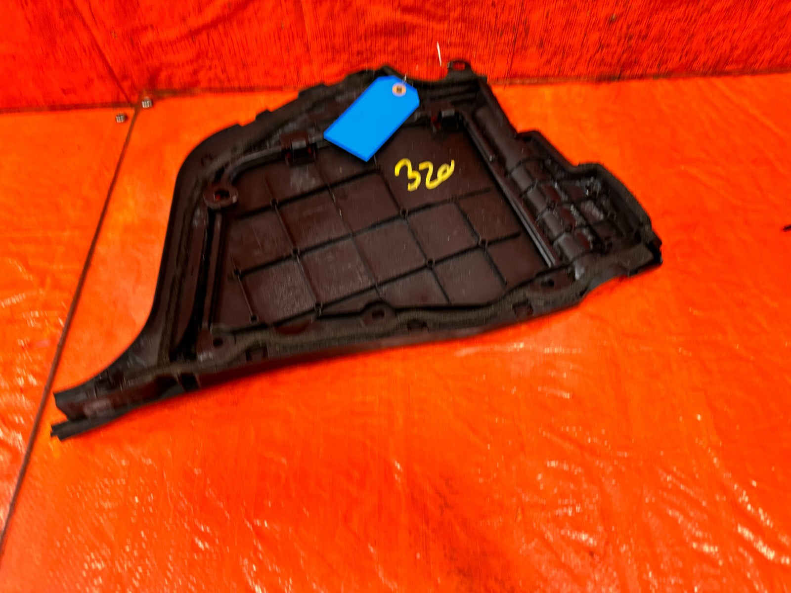08 15 INFINITI G37 COUPE & CONVERTIBLE   BRAKE FLUID COVER PLASTIC TRIM OEM 3208
