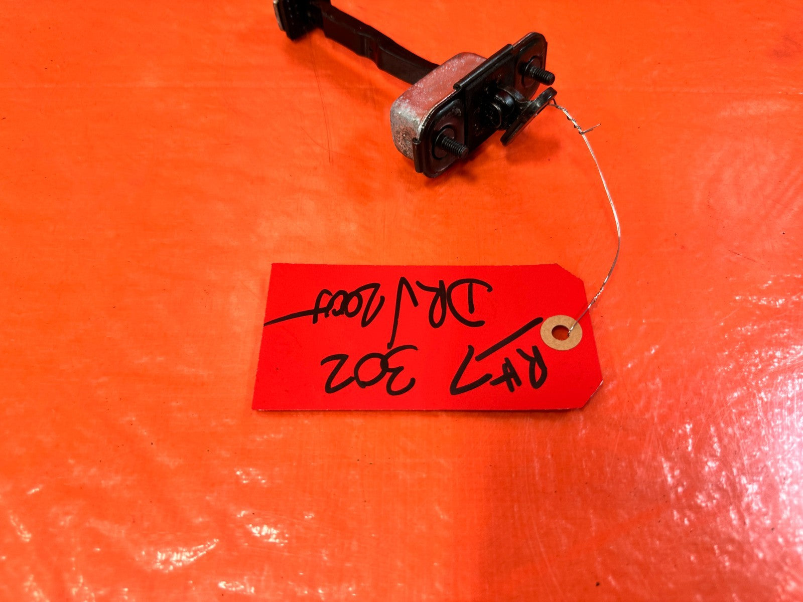 10 16 HYUNDAI GENESIS COUPE PASSENGER RIGHT DOOR CHECKER HINGE ARM STOPPER #3021