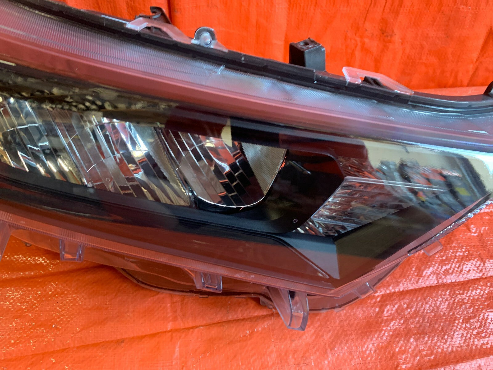 OEM 2019 2020 19 20 TOYOTA RAV4 XLE PASSENGER RIGHT HEADLIGHT BLACK HOUSING LED4