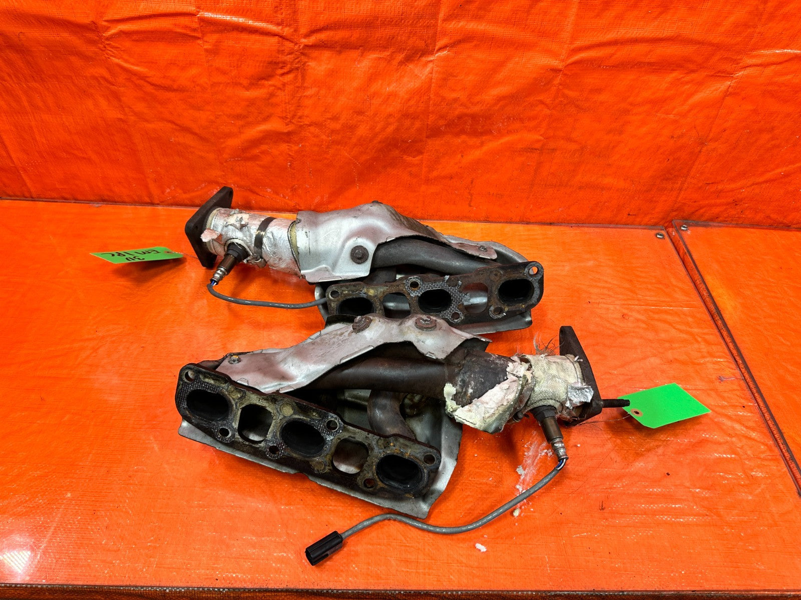 08 15 INFINITI G37 COUPE & CONVERTIBLE   VQ37 EXHAUST MANIFOLDS   OEM 3118