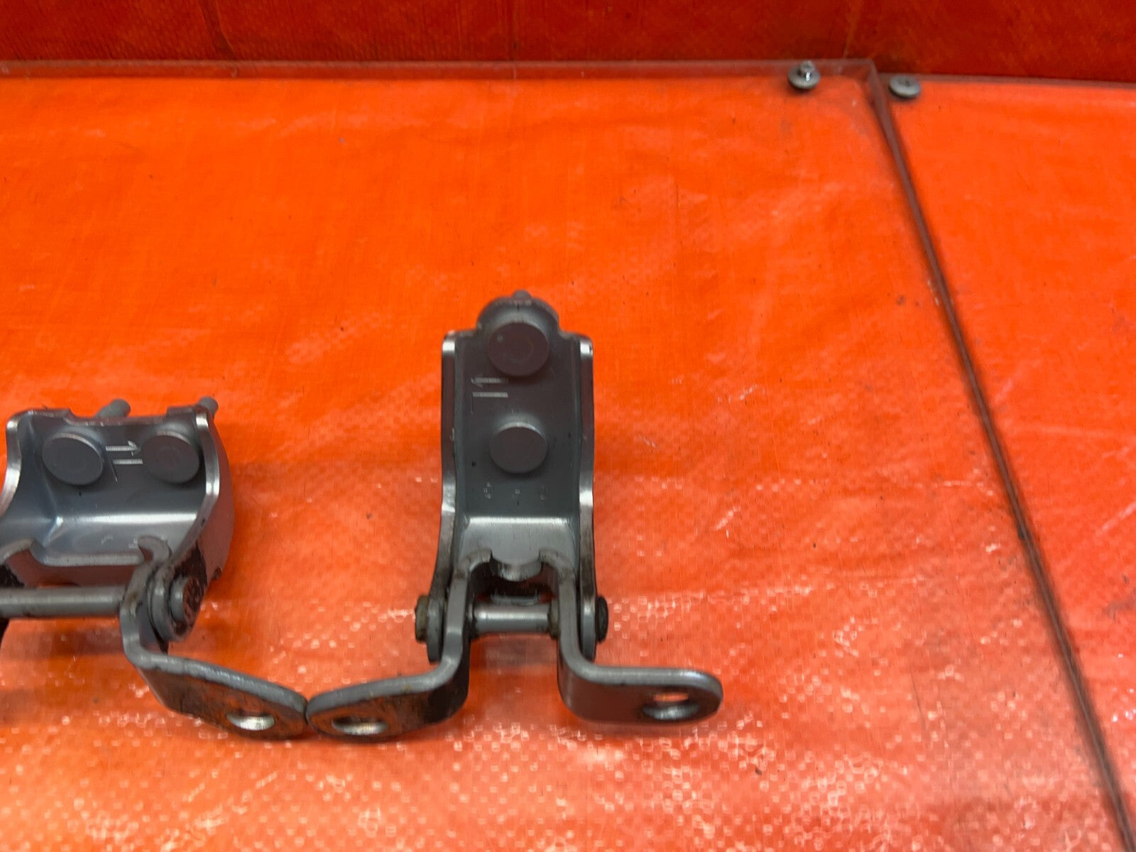 04 08 ACURA TSX   DRIVER LEFT REAR   DOOR HINGE SET UPPER LOWER   OEM #1564