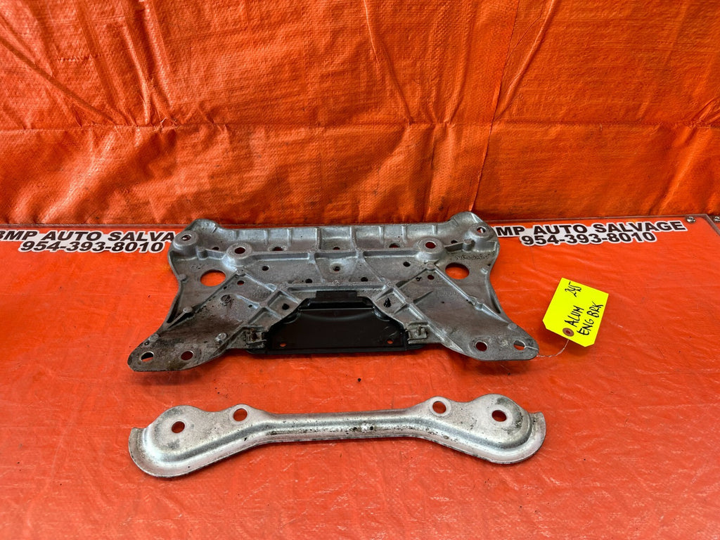 08 15 INFINITI G37 COUPE & CONVERTIBLE RWD   FRONT SUB FRAME BRACE   OEM #2456