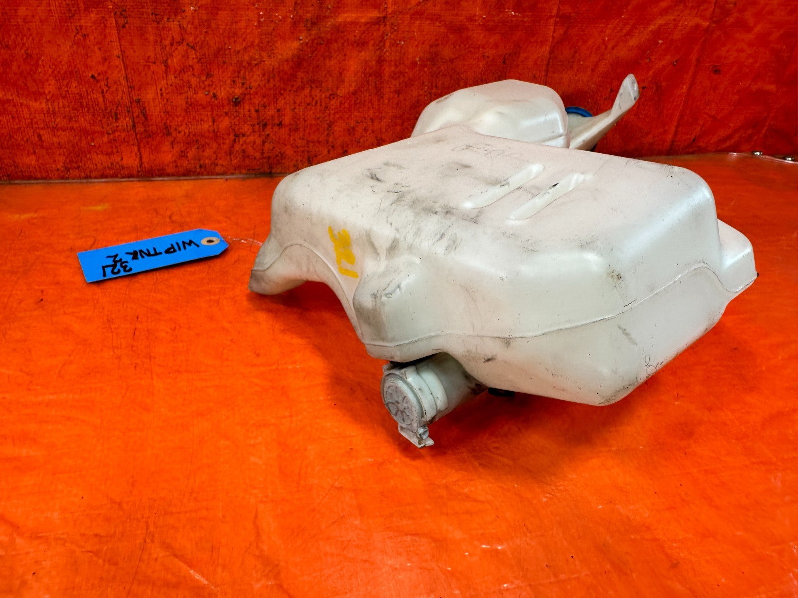 09 14 ACURA TSX   WINDSHIELD WIPER FLUID RESERVOIR TANK W/ MOTORS   OEM OE #3214