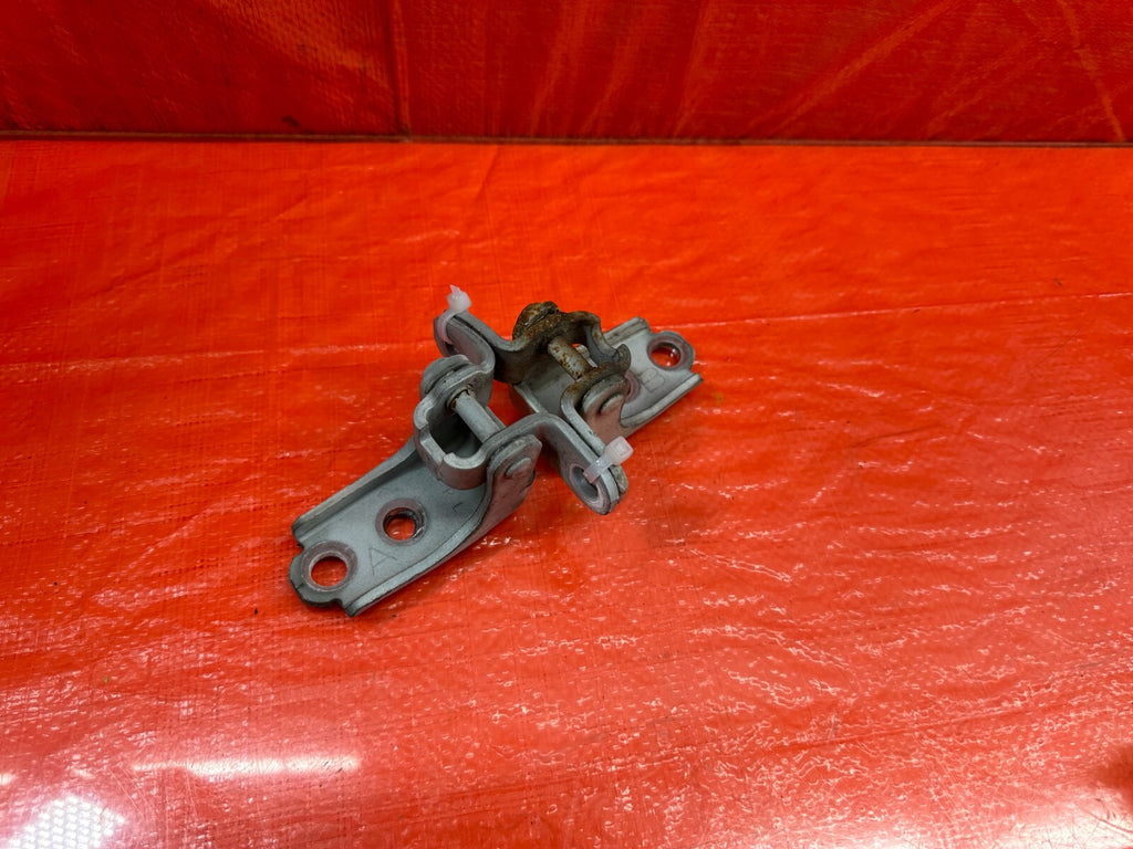 02 06 ACURA RSX   DRIVER LEFT FRONT DOOR HINGE SET UPPER LOWER   OEM #2120