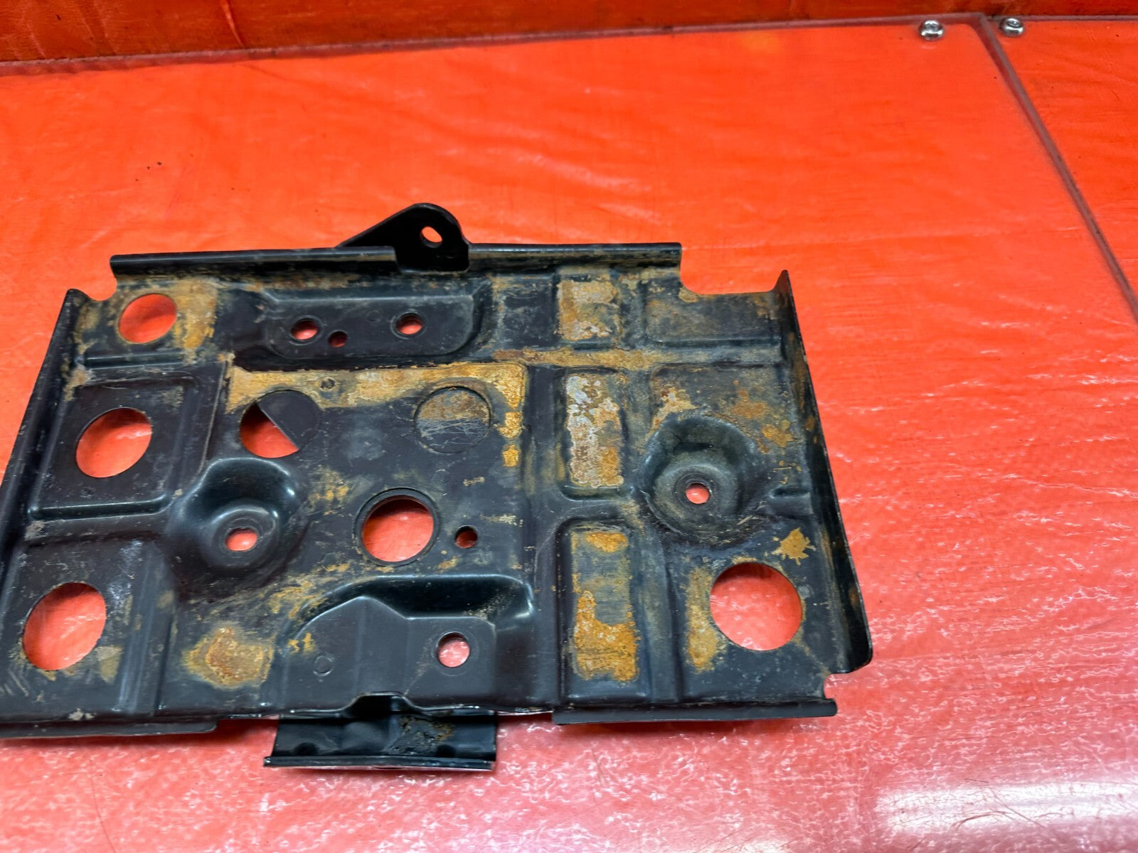 08 15 LANCER EVOLUTION X EVO 10   BATTERY TRAY MOUNTING BRACKET W/ TIE DOWN #2145