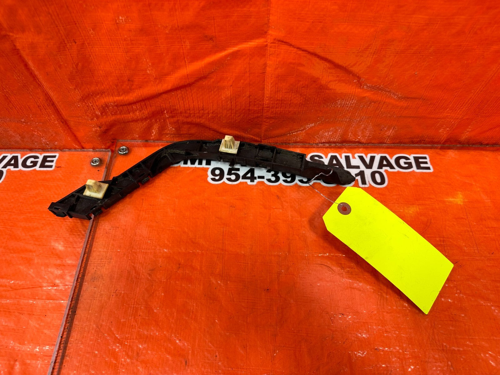 02 06 ACURA RSX   PASSENGER RIGHT REAR BUMPER BRACKET RETAINER CLIP   OEM #2543