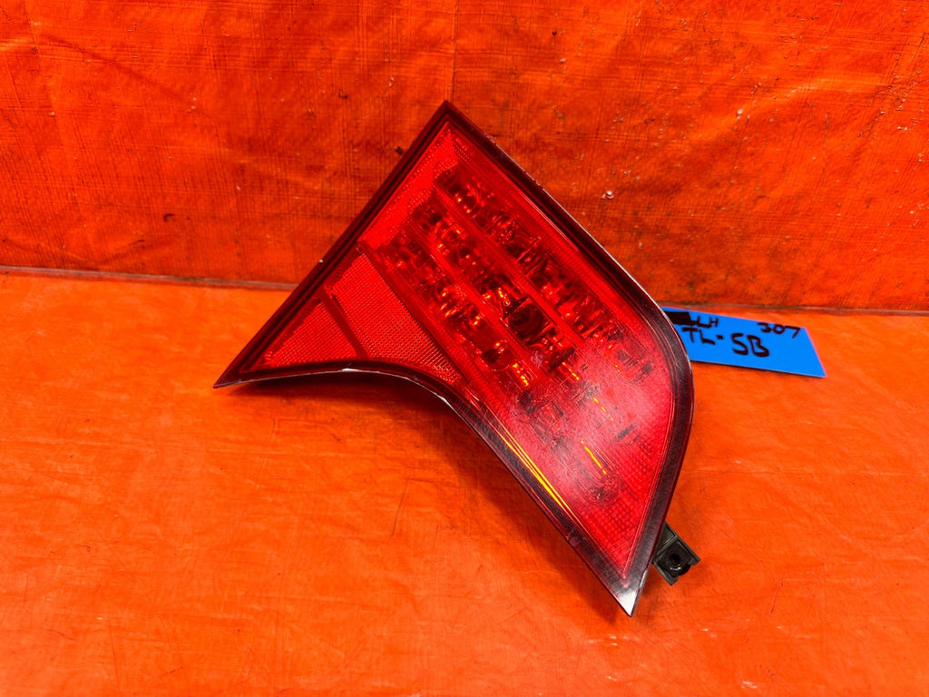 06 11 CIVIC 4D SEDAN   DRIVER LEFT   INNER TRUNK   TAIL LIGHT LAMP   OEM #3071