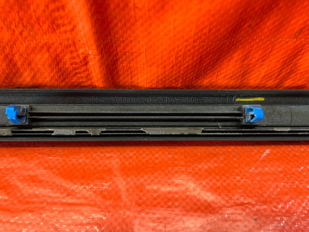 96 00 HONDA CIVIC COUPE & HATCH   DOOR MOLDING IMPACT STRIP   LEFT SIDE OEM #12510