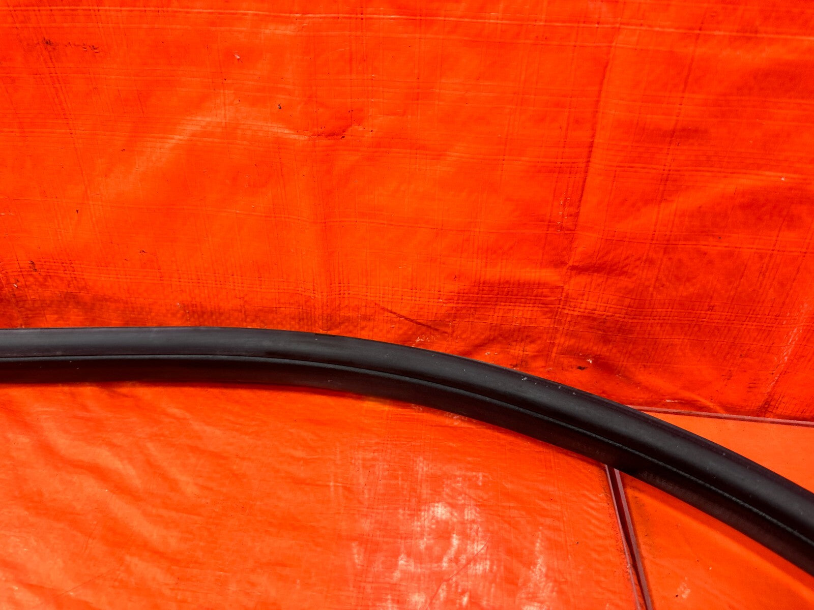 04 08 ACURA TSX   LEFT REAR   DOOR TO CHASSIS WEATHER STRIP OPEN TRIM OEM #27515