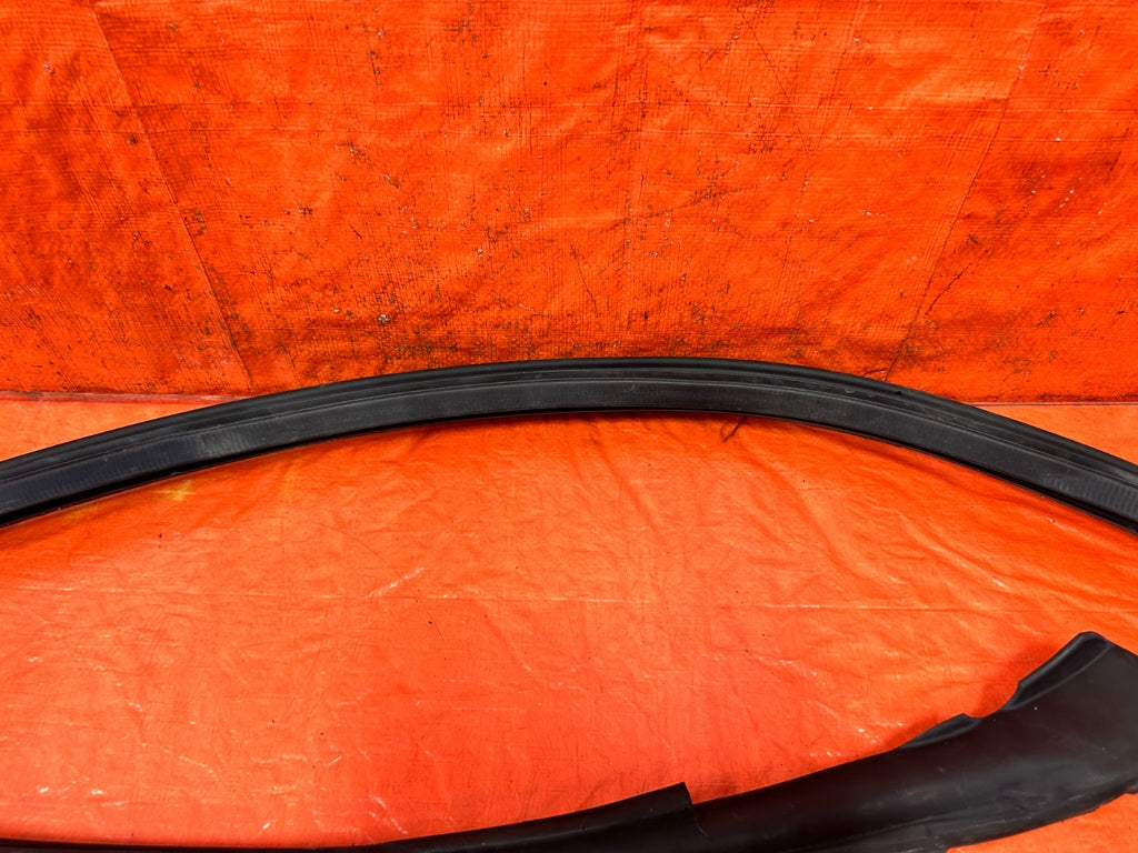 09 15 INFINITI G37 CONVERTIBLE   WINDSHIELD WEATHER STRIP   OEM FACTORY #32915