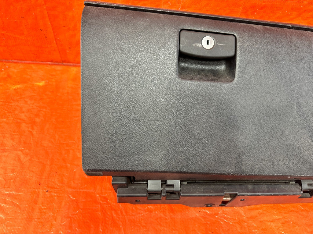 15 18 SUBARU WRX & STI   GLOVE BOX ASSEMBLY   BLACK COLOR   OEM OE FACTORY #1703
