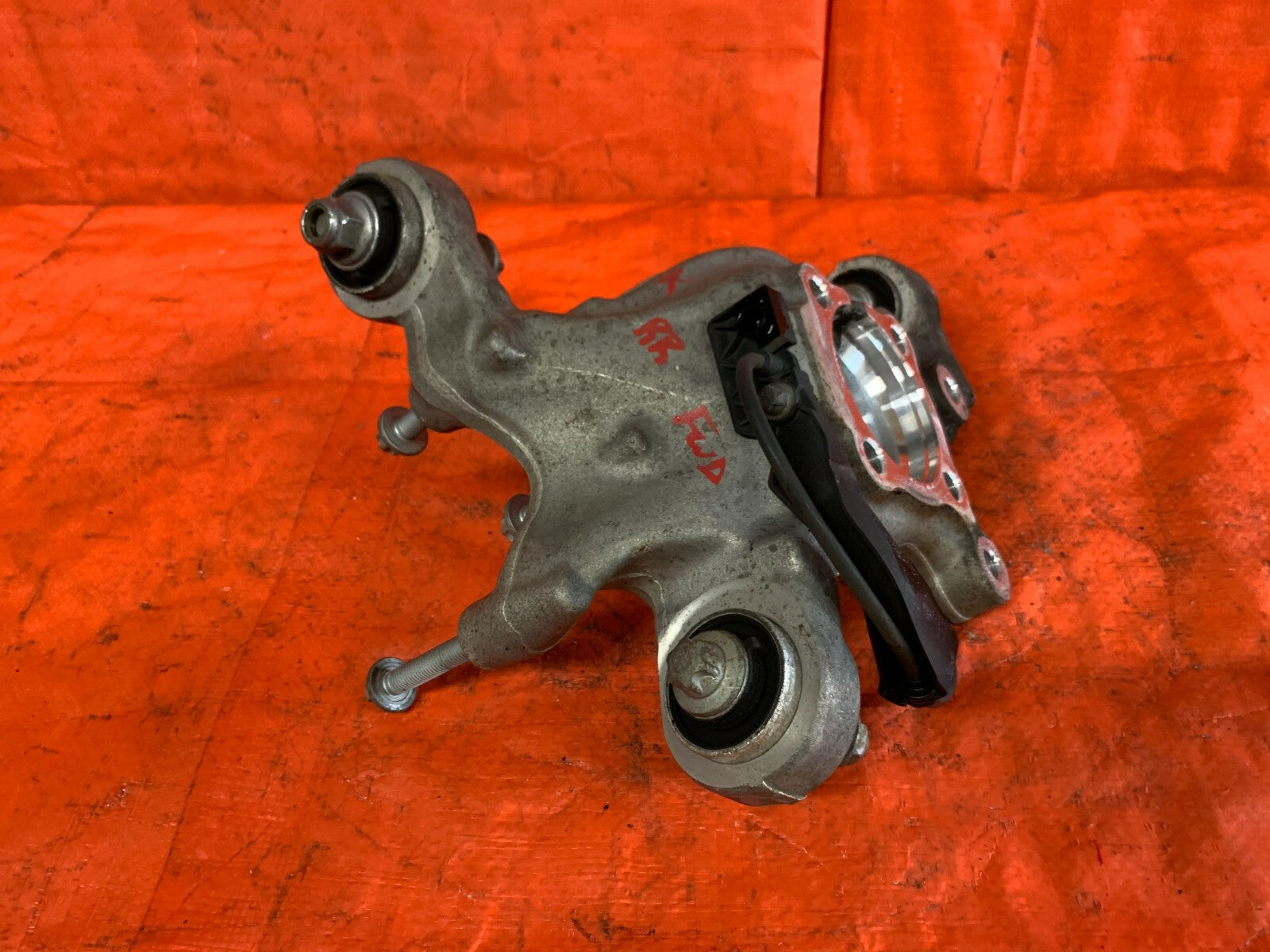 14 19 MERCEDES BENZ CLA 250 FWD   PASSENGER RIGHT REAR SPINDLE KNUCKLE HUB OEM0
