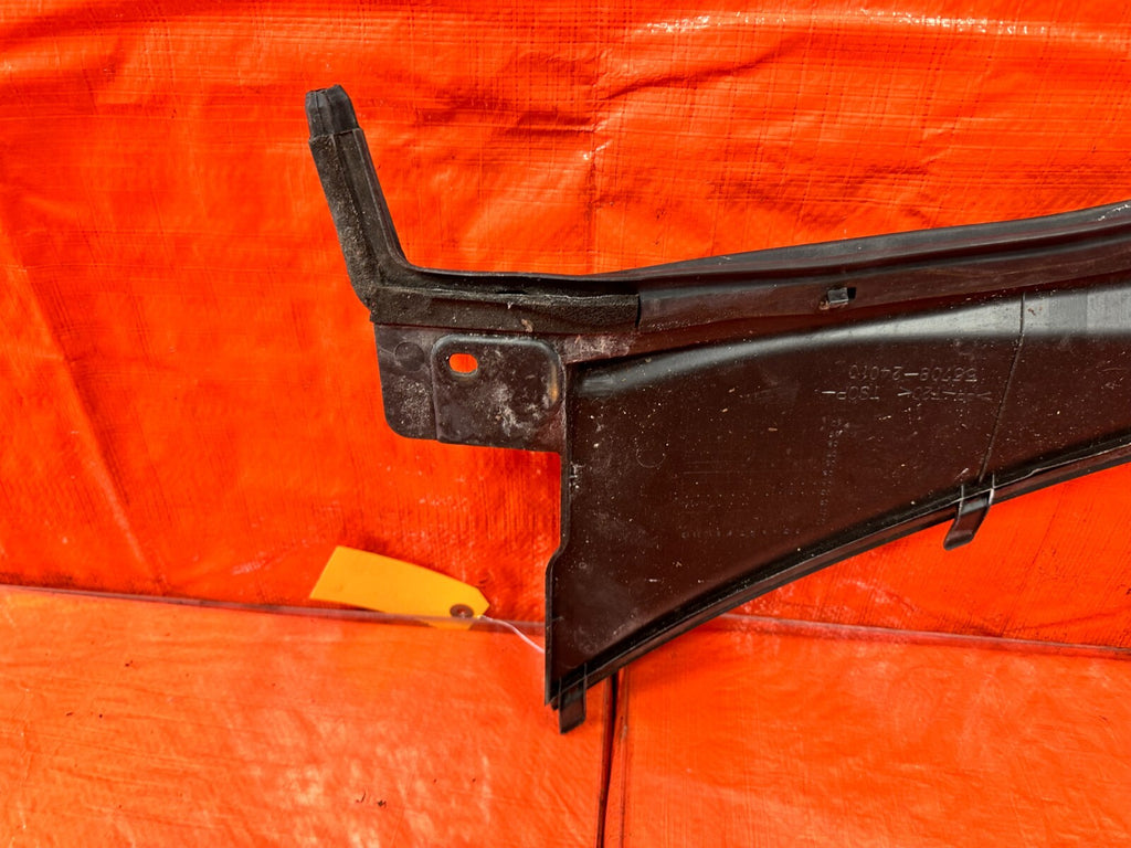 02 10 LEXUS SC430   WINDSHIELD WIPER COWL TRIM PLASTIC   OEM FACTORY #28814