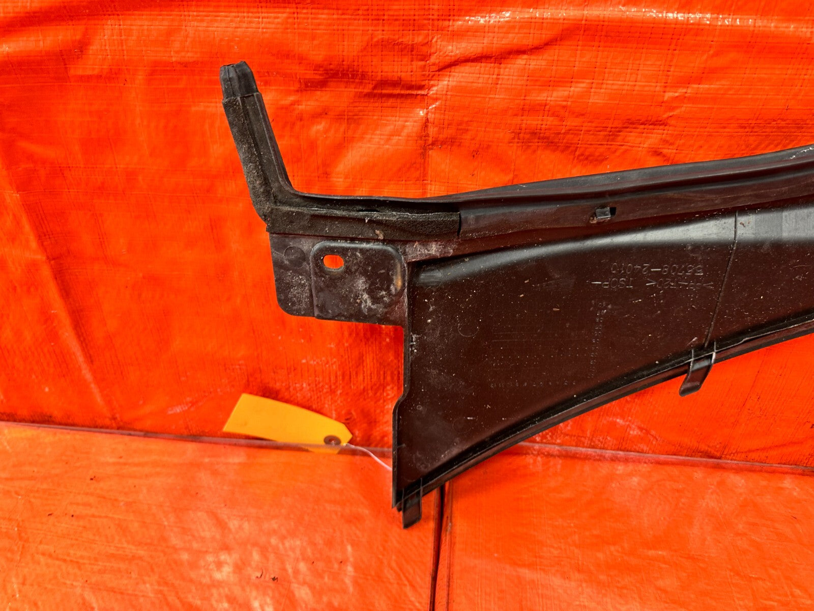 02 10 LEXUS SC430   WINDSHIELD WIPER COWL TRIM PLASTIC   OEM FACTORY #28814