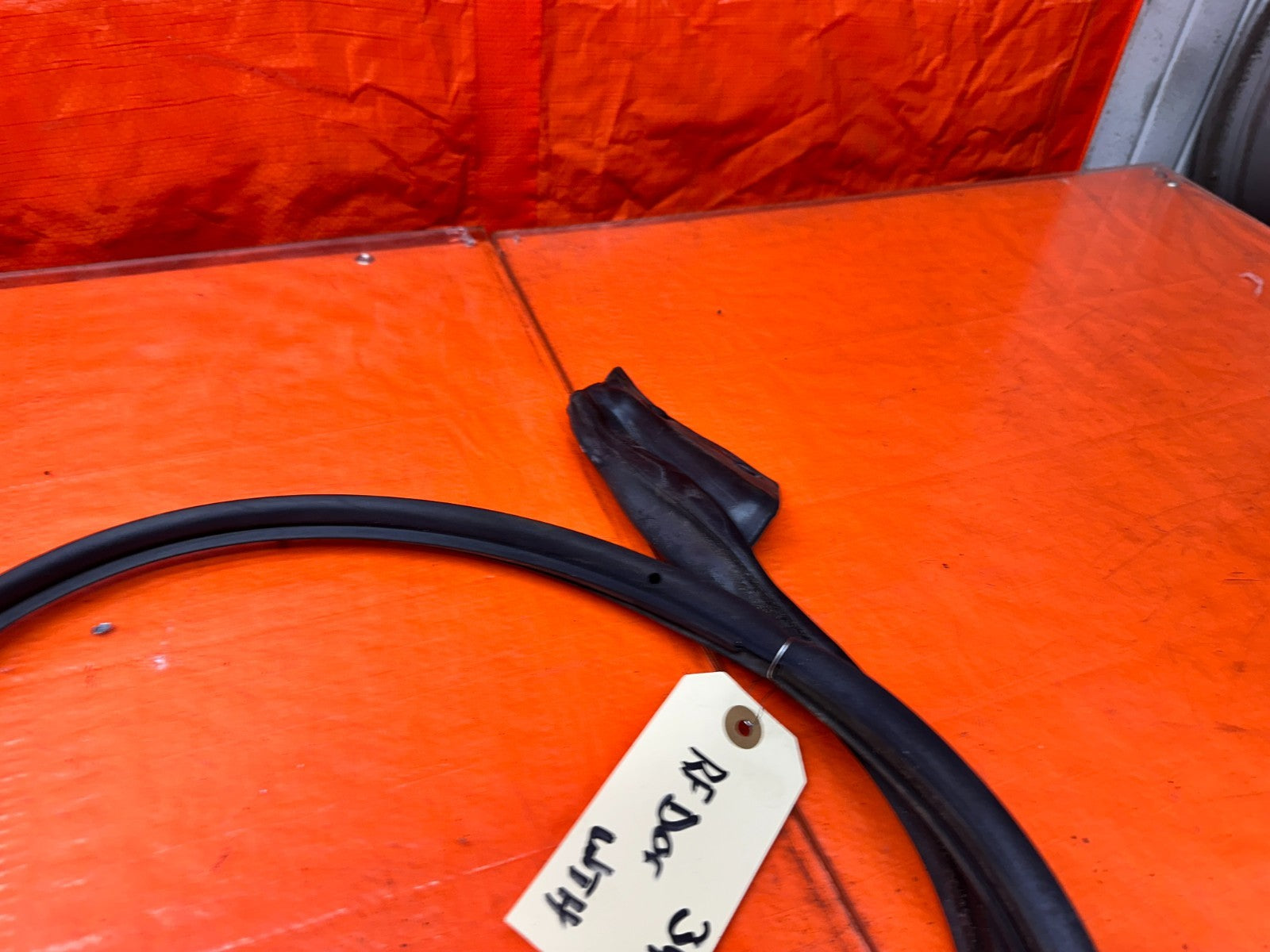94-01 ACURA INTEGRA 4D RIGHT FRONT PASSENGER DOOR WEATHER STRIP SEAL OEM #34110