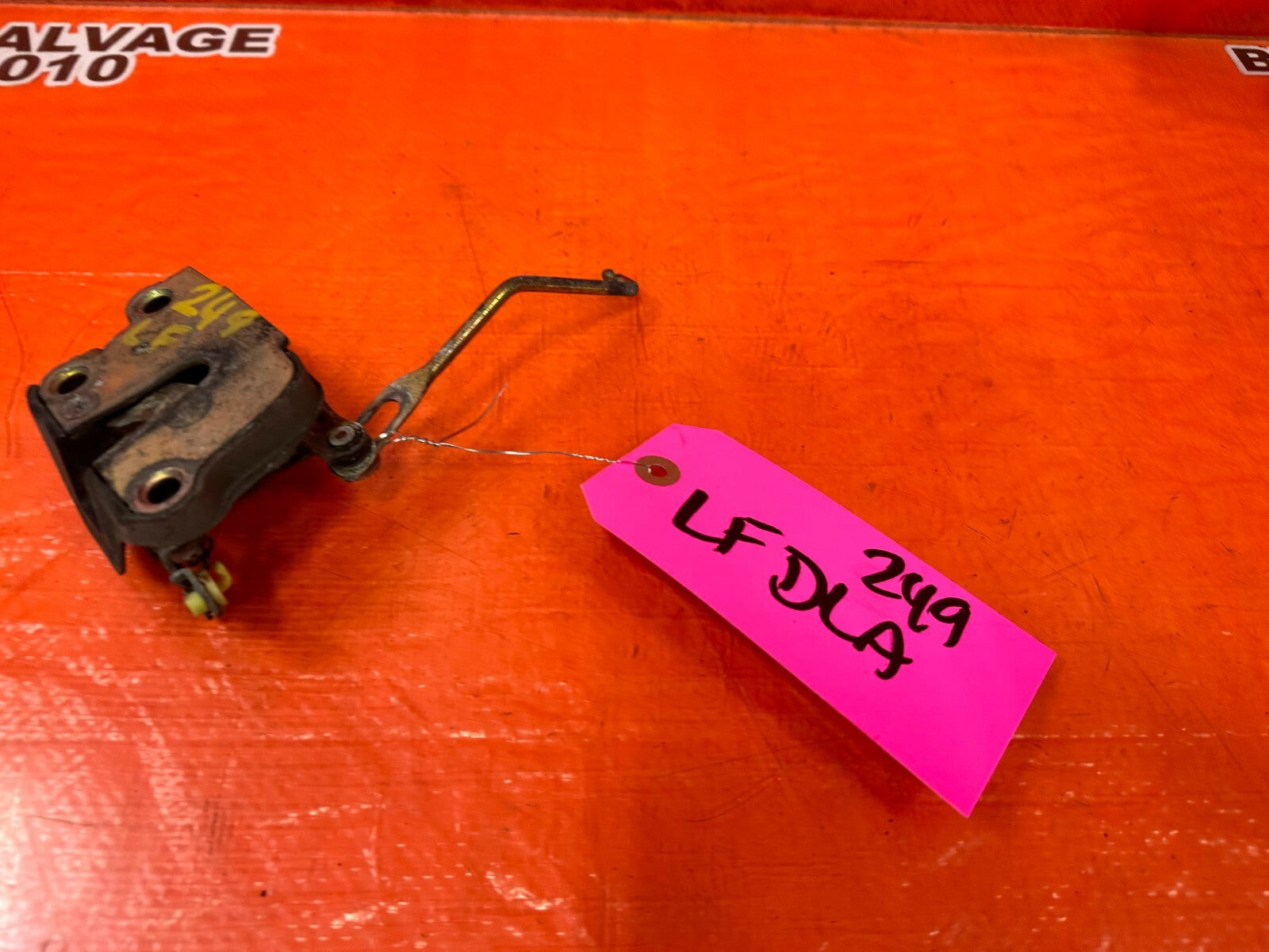 95 97 TOYOTA TACOMA   NON POWER MODEL DRIVER LEFT DOOR LOCK ACTUATOR OEM 2494