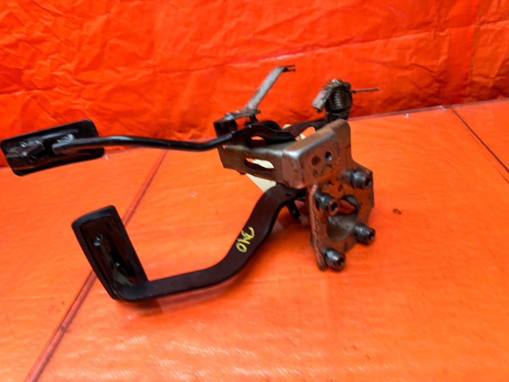 94-01 ACURA INTEGRA AUTOMATIC TRANSMISSION GAS BRAKE PEDALS ASSEMBLY OEM #34011