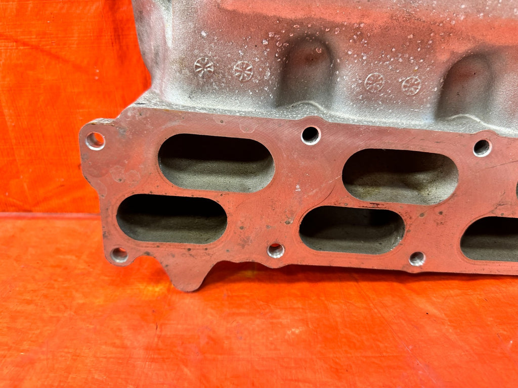 10 16 HYUNDAI GENESIS COUPE 3.8L AT   INTAKE MANIFOLD   TOP PORTION   OEM #3026