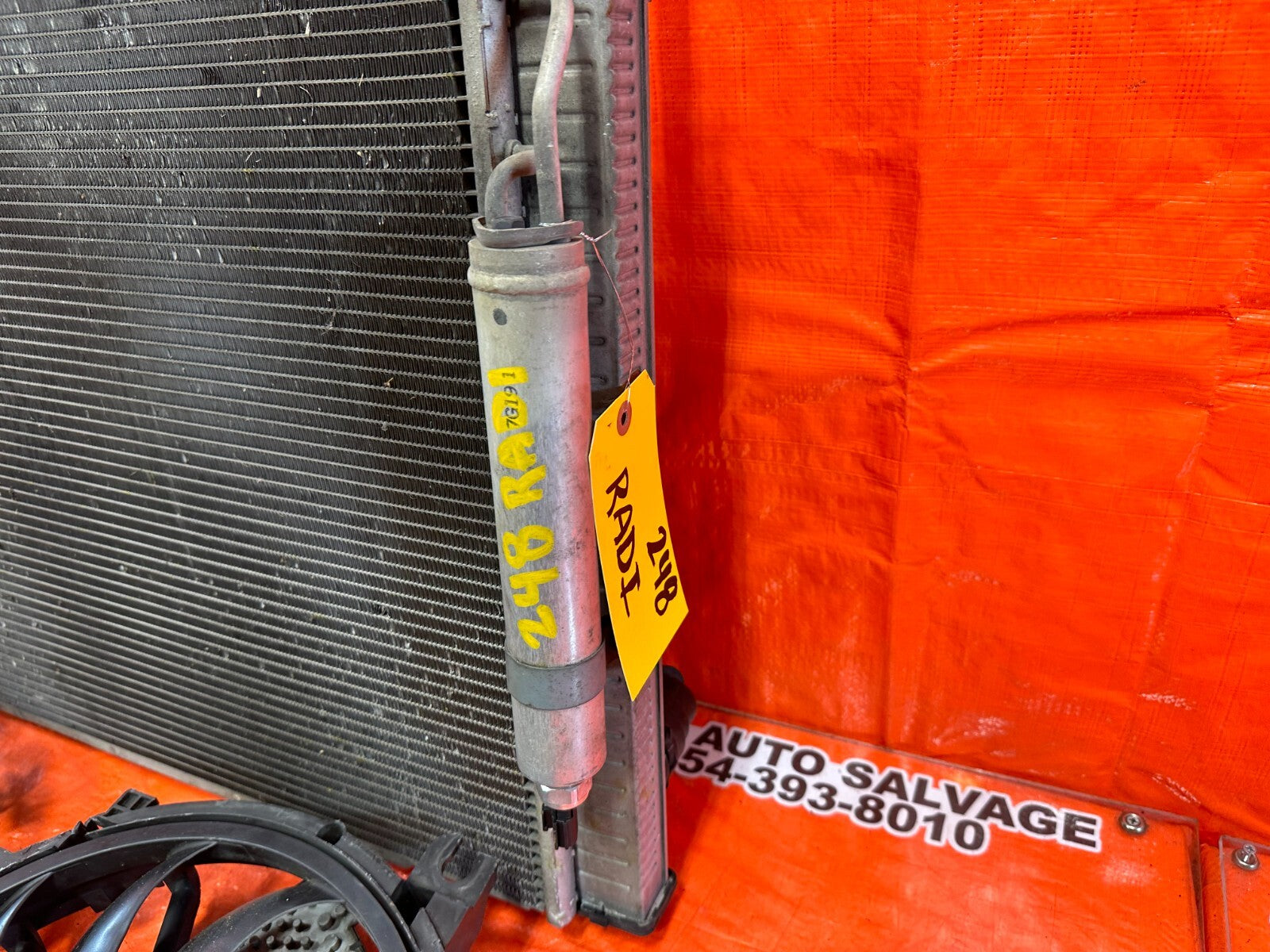 08 15 INFINITI G37 & Q60   6 SPEED MANUAL ONLY   RADIATOR W/ BOTH FANS OEM #24817
