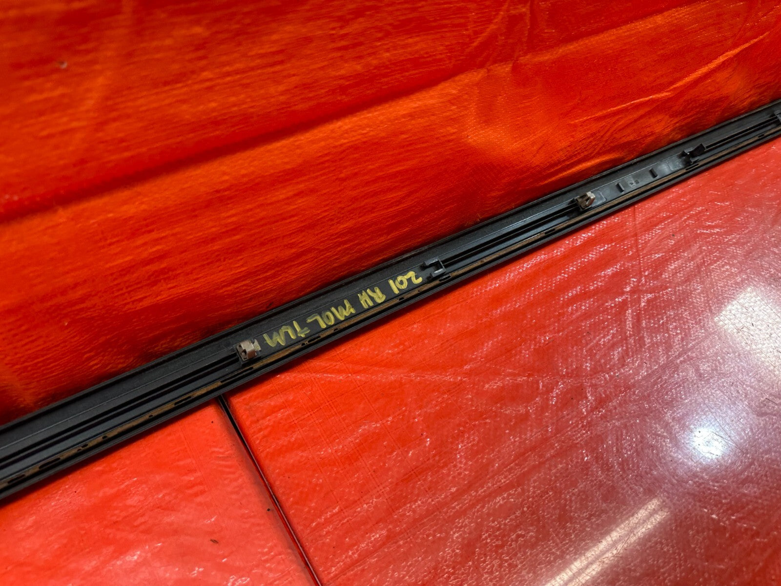 96 00 HONDA CIVIC COUPE & HATCH   DOOR MOLDING IMPACT STRIP RIGHT SIDE OEM #20112