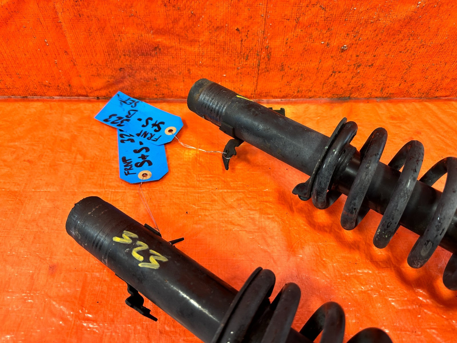97 01 HONDA PRELUDE BASE   FRONT SHOCKS & SPRINGS LEFT AND RIGHT   OEM #32311