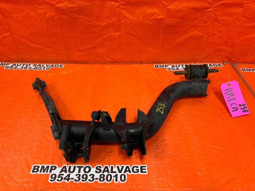 02 05 HONDA CIVIC SI EP3 PASSENGER RIGHT REAR LOWER TRAILING CONTROL ARM OEM 2580