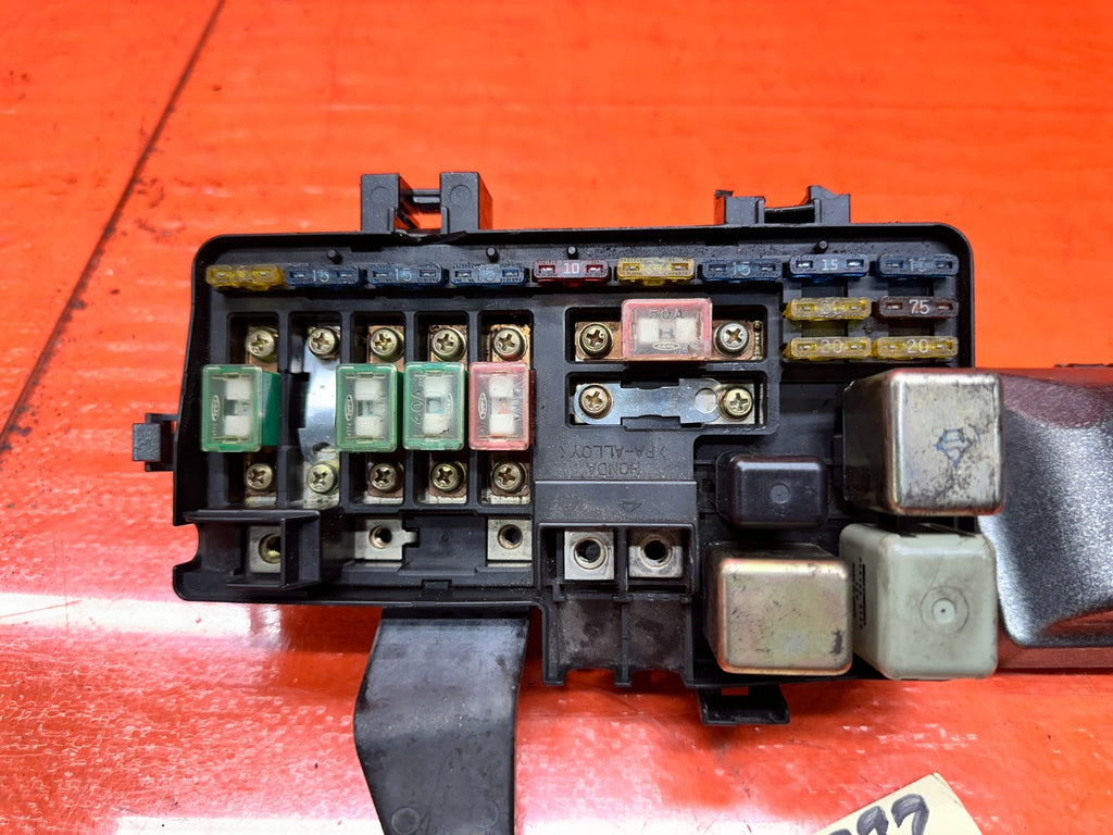 92 96 HONDA PRELUDE ENGINE BAY RELAY FUSE BOX UNDER THE HOOD OEM #3327