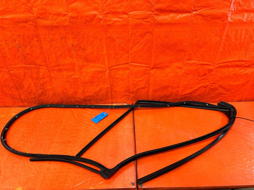 09 14 ACURA TSX   PASSENGER RIGHT FRONT   WEATHER STRIP & RUN CHANNEL OEM 3210