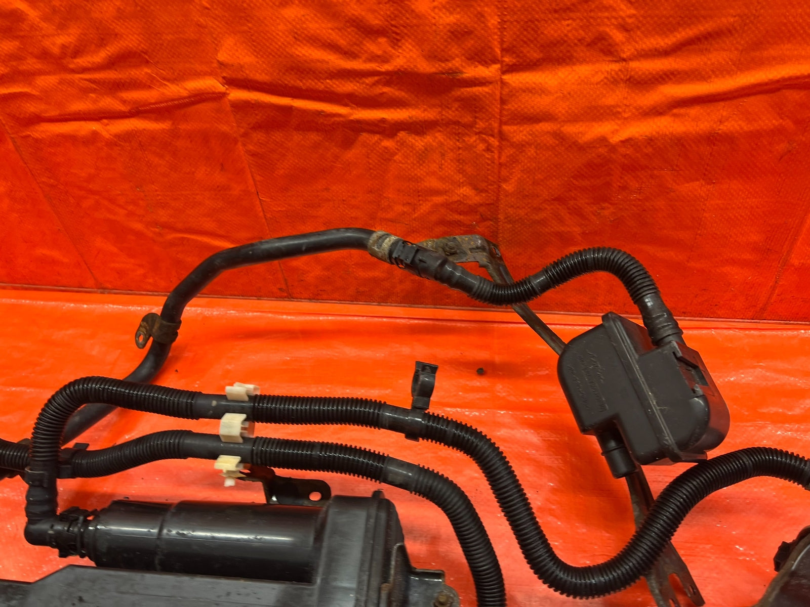 15 21 SUBARU WRX & STI   EJ257 FUEL VAPOR CHARCOAL EVAP TANK CANISTER   OEM #1706