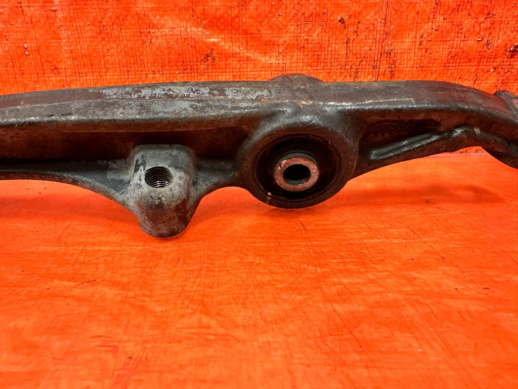 90 91 HONDA CIVIC HATCHBACK   PASSENGER RIGHT FRONT LOWER CONTROL ARM OEM #32510