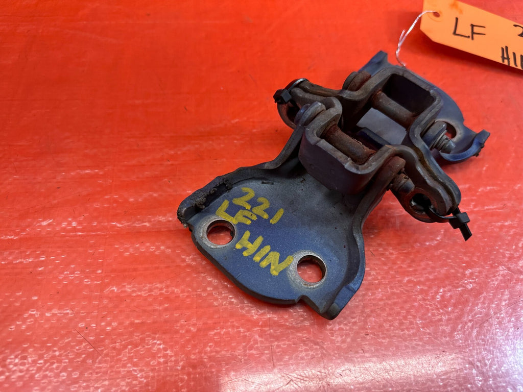 88 00 HONDA CIVIC FRONT LEFT OR RIGHT DOOR HINGE SET / UPPER + LOWER OEM #2211