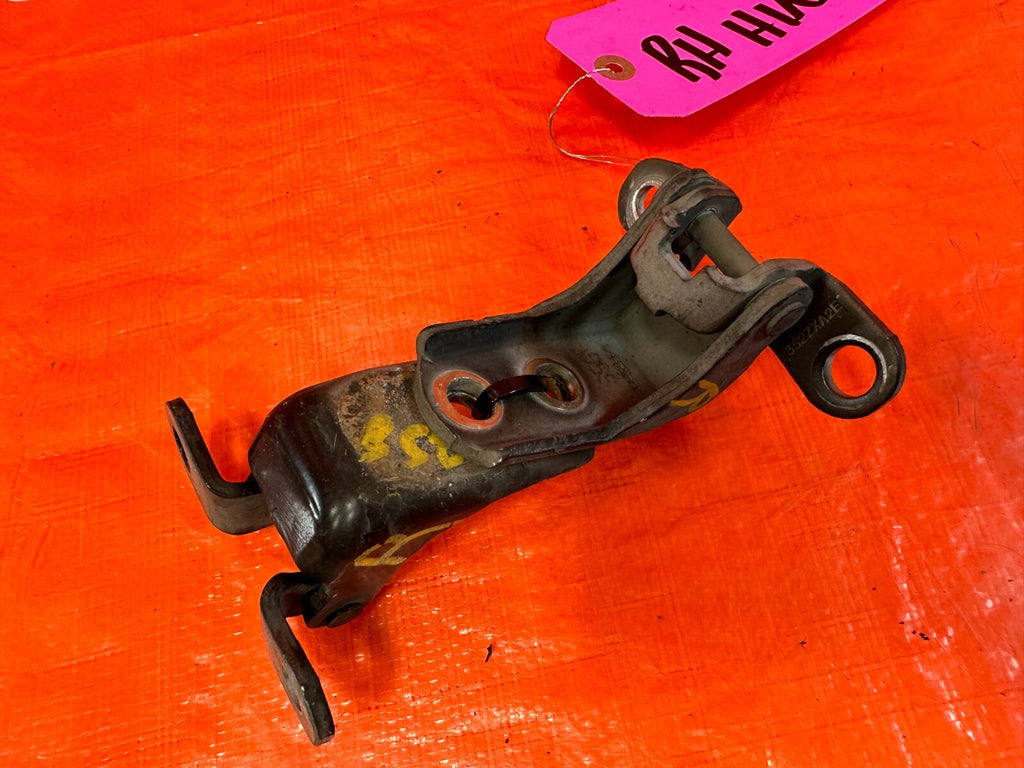 02 05 HONDA CIVIC SI EP3 HATCHBACK DOOR HINGE SET UPPER & LOWER RIGHT  OEM 2582