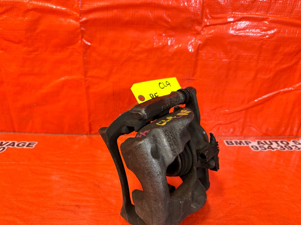 14 19 MERCEDES BENZ CLA 250   FWD ONLY   RIGHT FRONT BRAKE CALIPER   OEM2