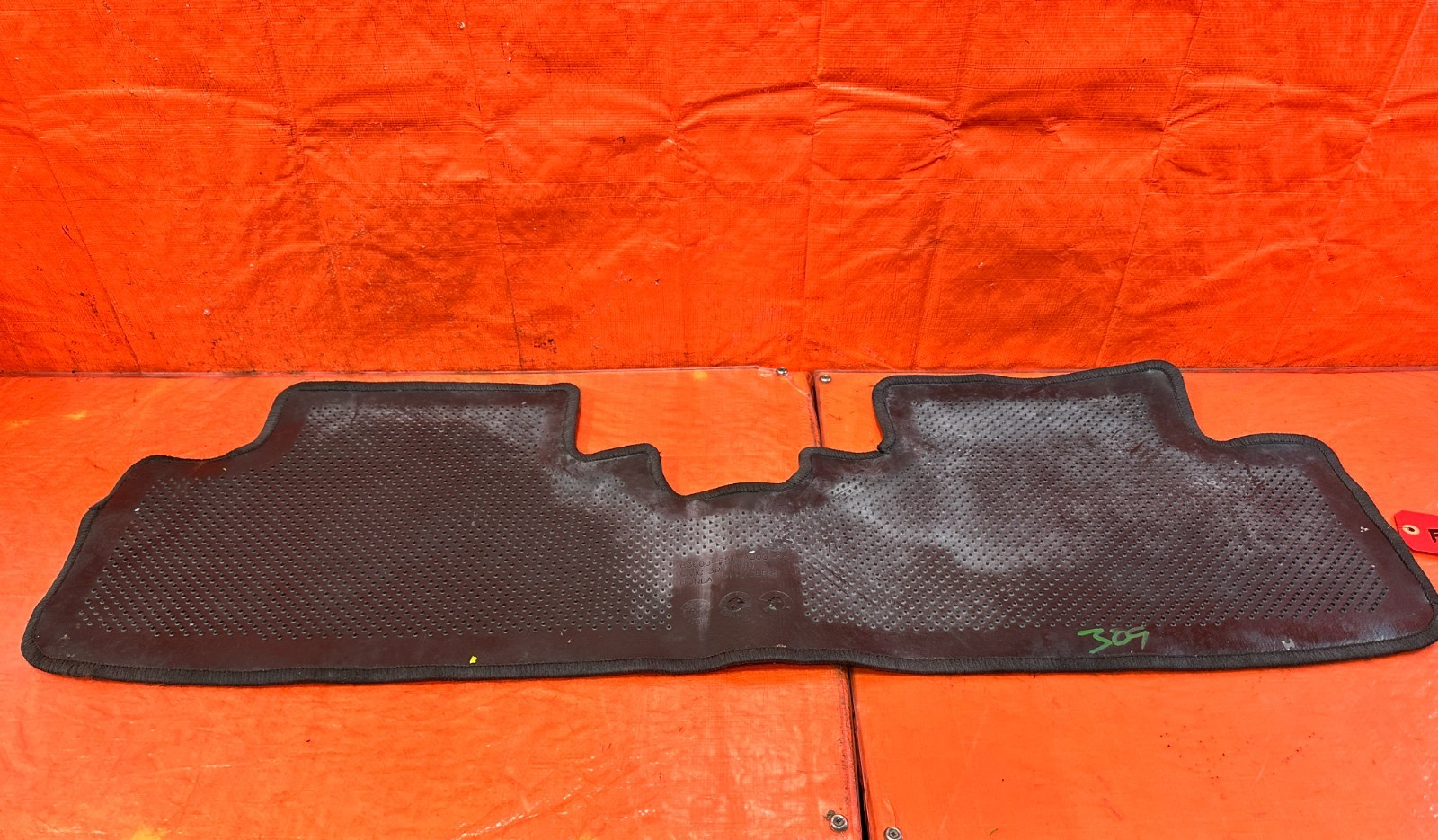 02 05 HONDA CIVIC SI EP3 HATCHBACK   REAR FLOOR MAT CARPET RUG   OEM FACTORY 3091