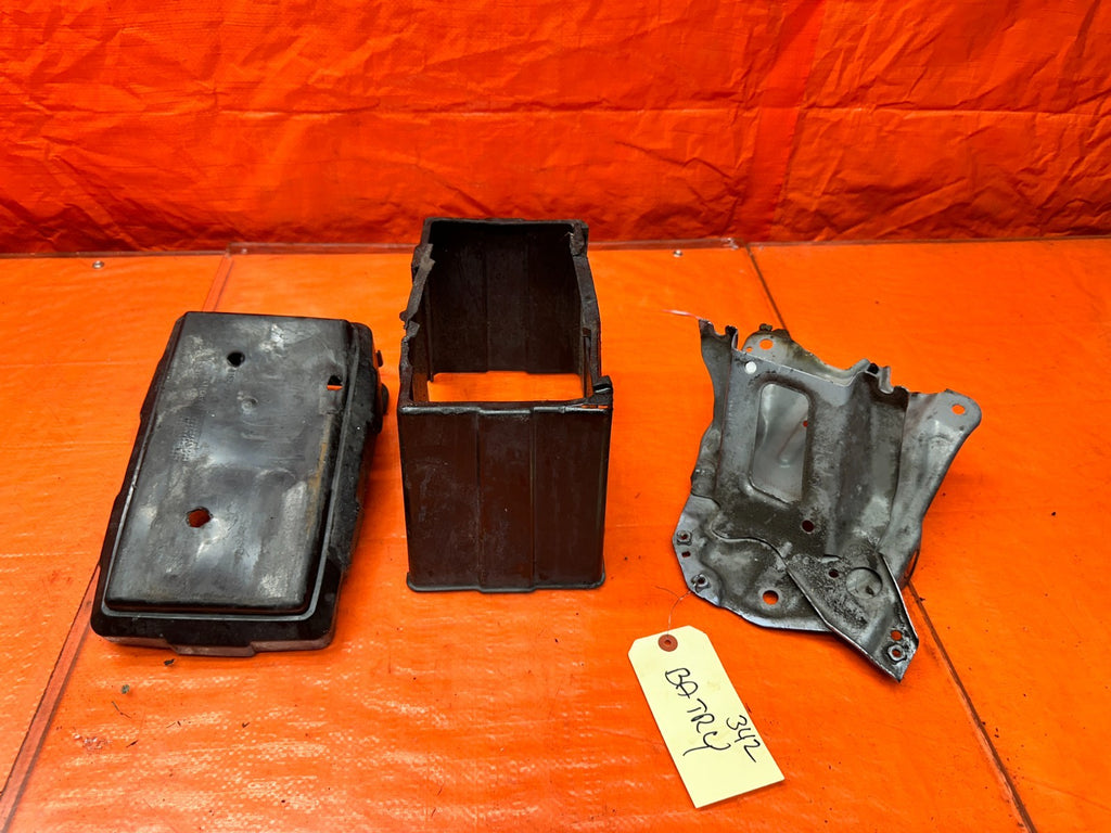 04-08 ACURA TSX 4D 2.4L K24A2 PLASTIC BATTERY TRAY HOLDER BASE MOUNT OEM #34212
