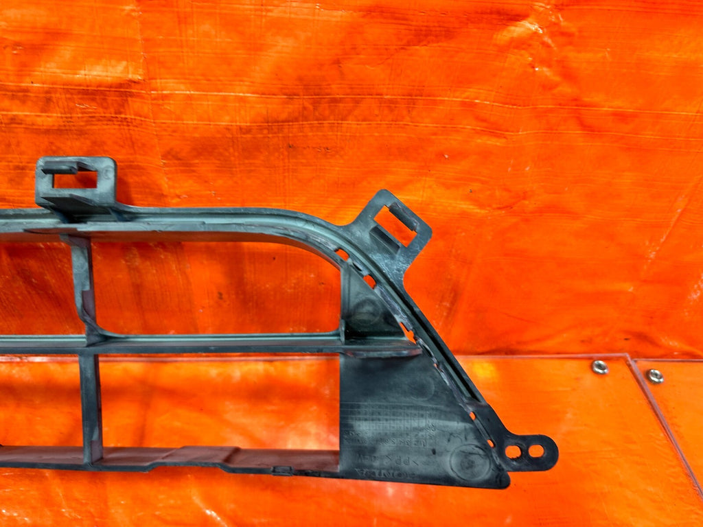 92 96 LEXUS SC300   FRONT BUMPER GRILLE INSERT   OEM FACTORY #27612