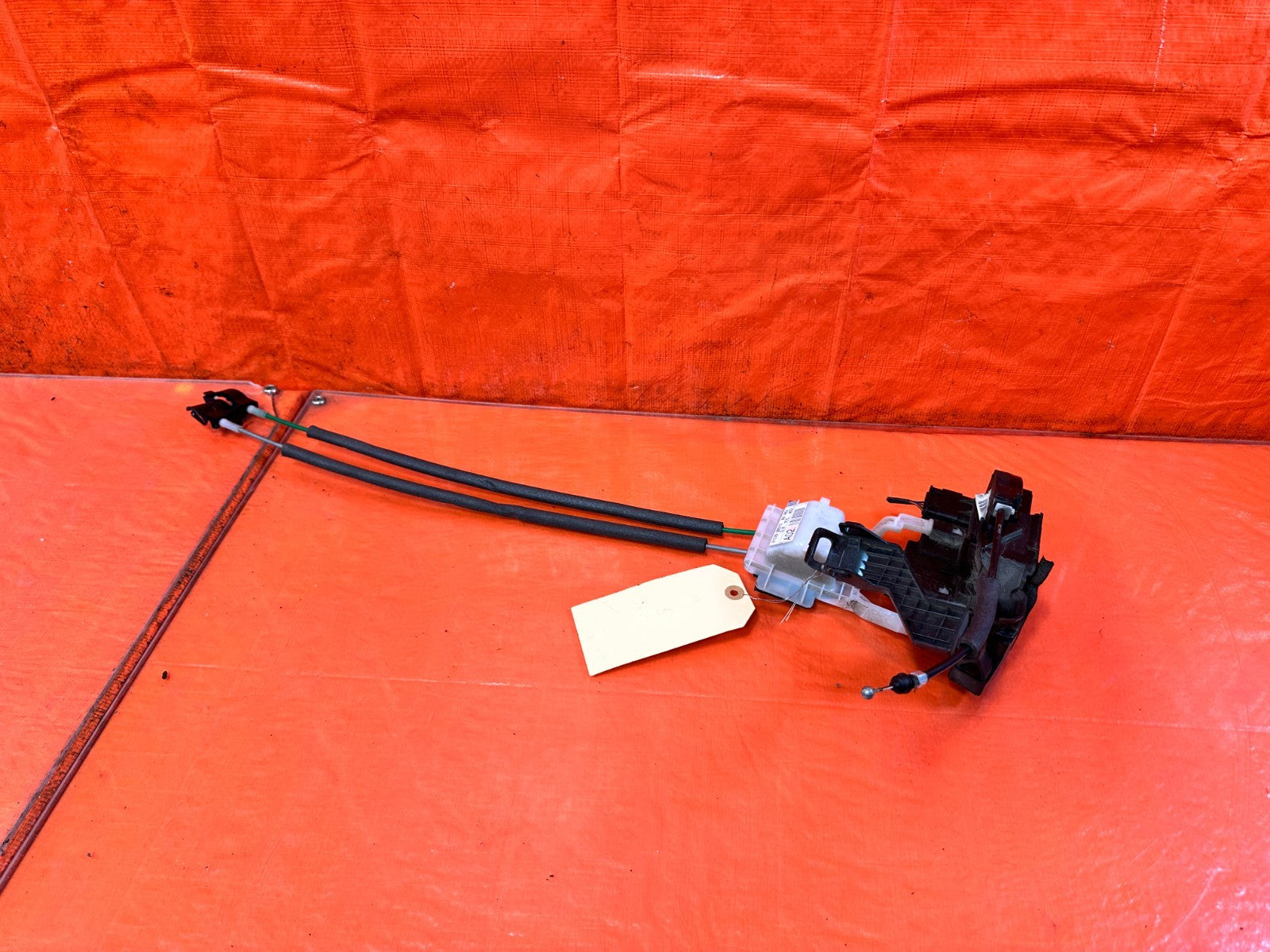 10 16 HYUNDAI GENESIS COUPE   PASSENGER RIGHT FRONT DOOR LOCK ACTUATOR   OEM 3267