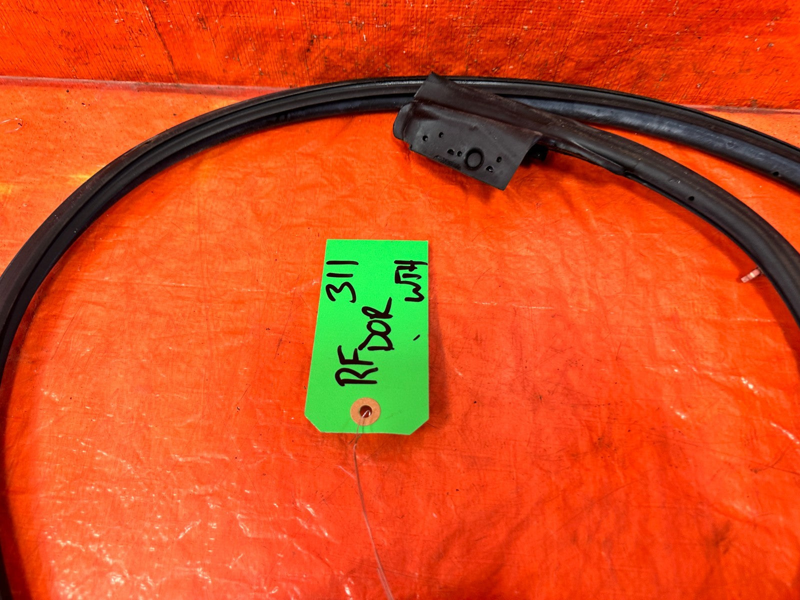 08 15 INFINITI G37 & Q60 2D COUPE RIGHT DOOR MOUNTED WEATHER STRIP OEM 3115