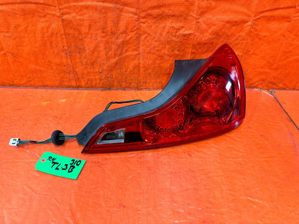 11 15 INFINITI G37 CONVERTIBLE   PASSENGER RIGHT TAIL LIGHT TAIL LAMP   DEPO 3100