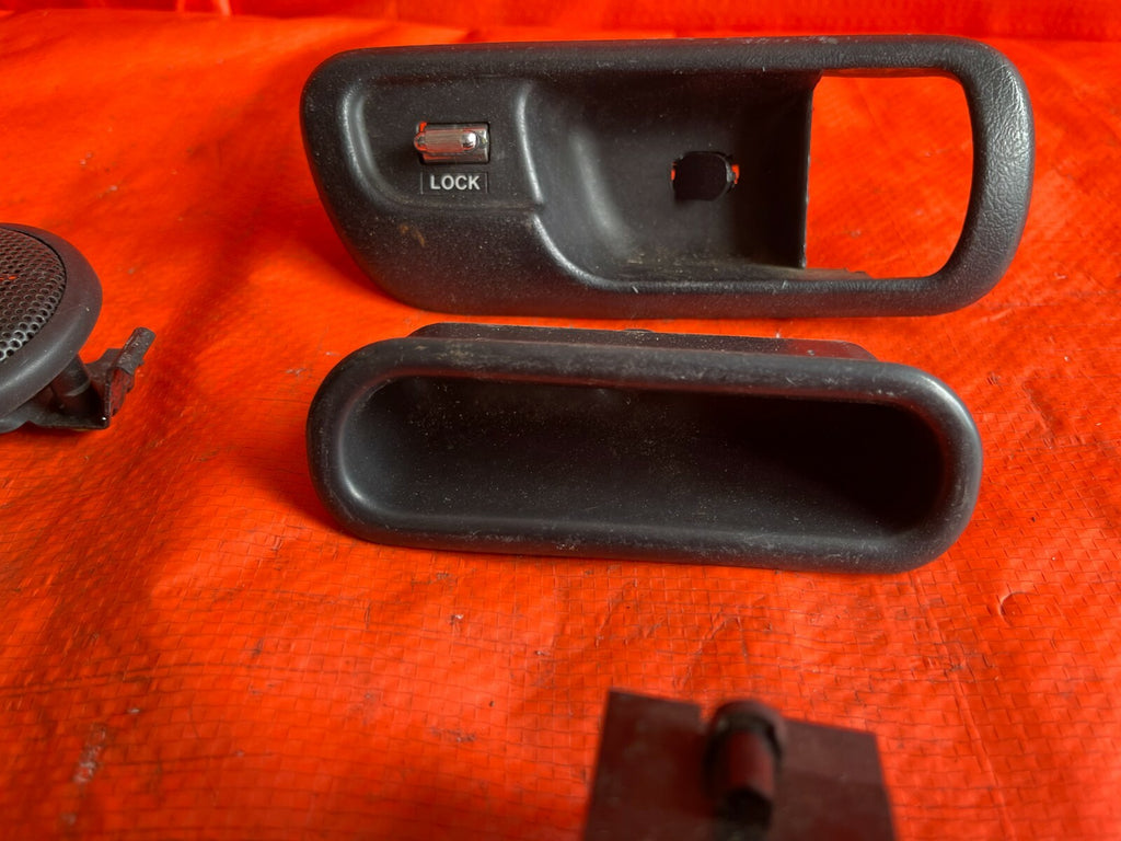 94 01 ACURA INTEGRA 2 DOOR   PASSENGER RIGHT   WINDOW SWITCH TWEETER HANDLE TRIM3