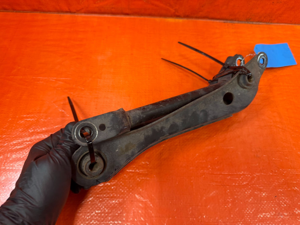 13 16 HYUNDAI GENESIS COUPE   PASSENGER RIGHT REAR CONTROL ARMS   SET OF 2 31011