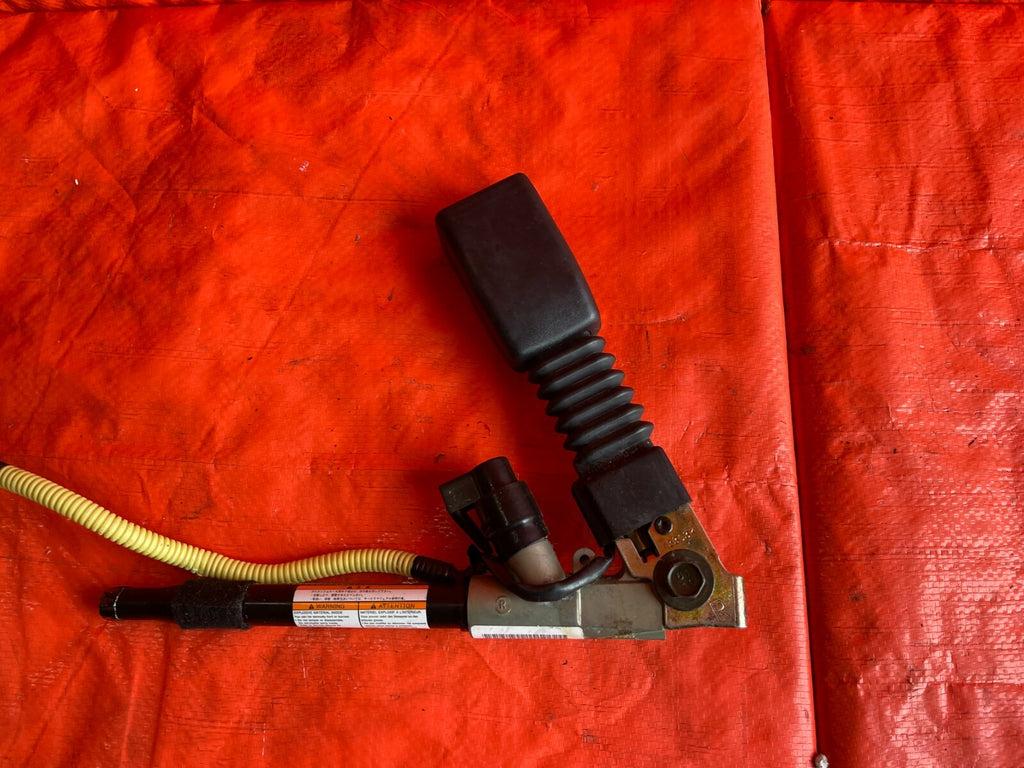 02 04 HONDA CR V CRV   PASSENGER RIGHT FRONT   SEAT SAFETY BELT BUCKLER   OEM OE4