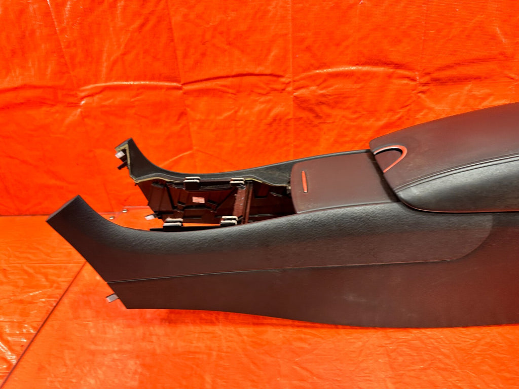 09 15 INFINITI G37 CONVERTIBLE   ARM REST / CENTER CONSOLE STORAGE COMPARTMENT  13
