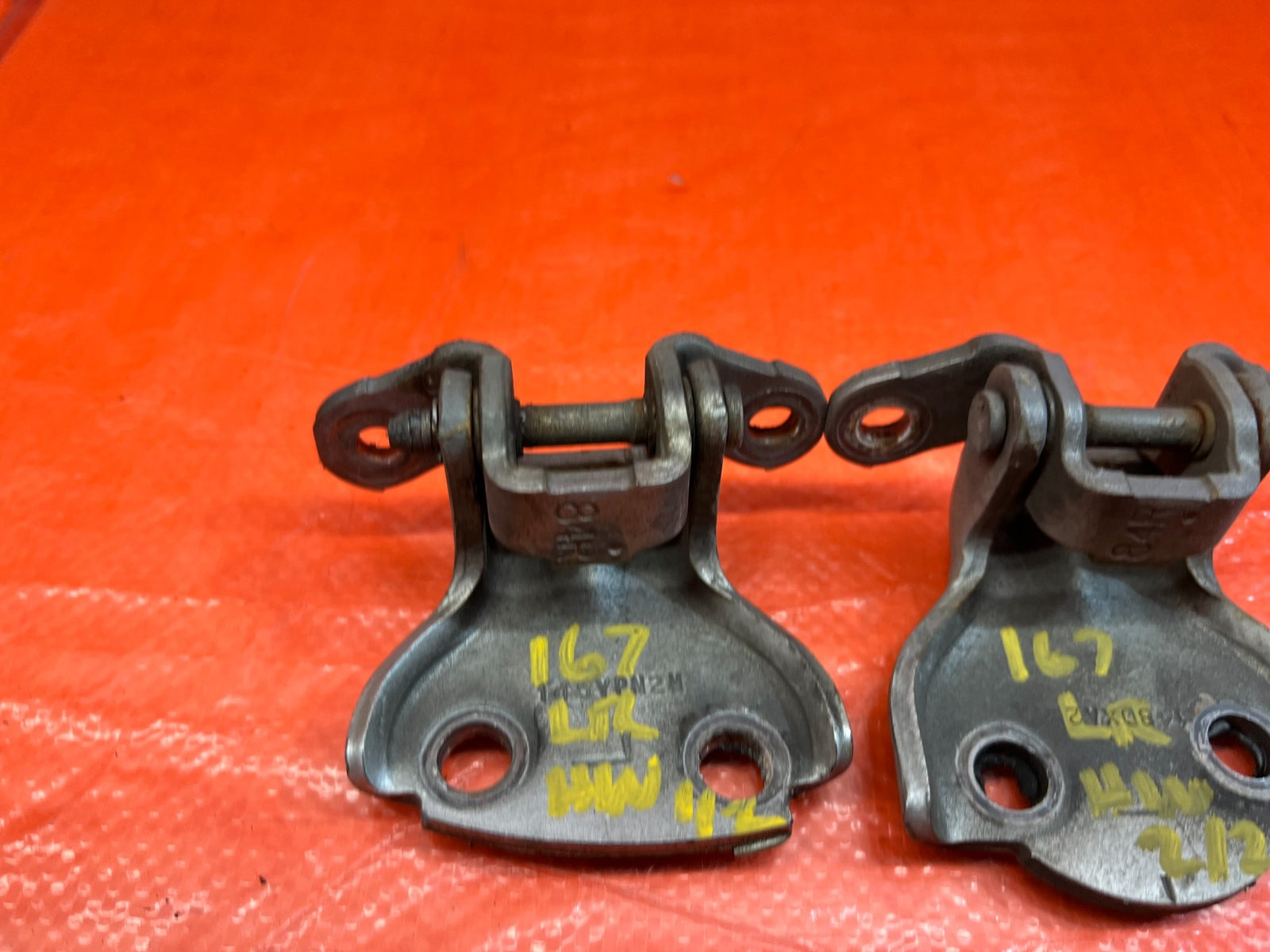 98 02 HONDA ACCORD SEDAN DRIVER LEFT REAR DOOR HINGE SET UPPER LOWER OEM #1679