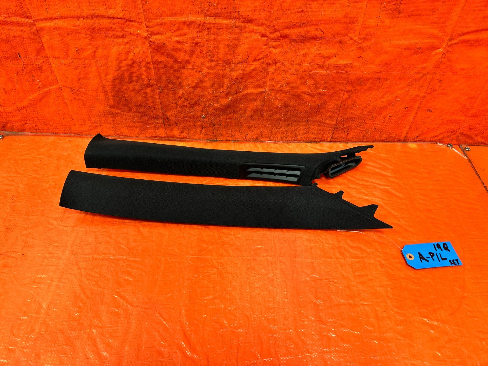 14 24 INFINITI Q50   BLACK A PILLARS   LEFT AND RIGHT SIDE   OEM FACTORY OE #19Q0