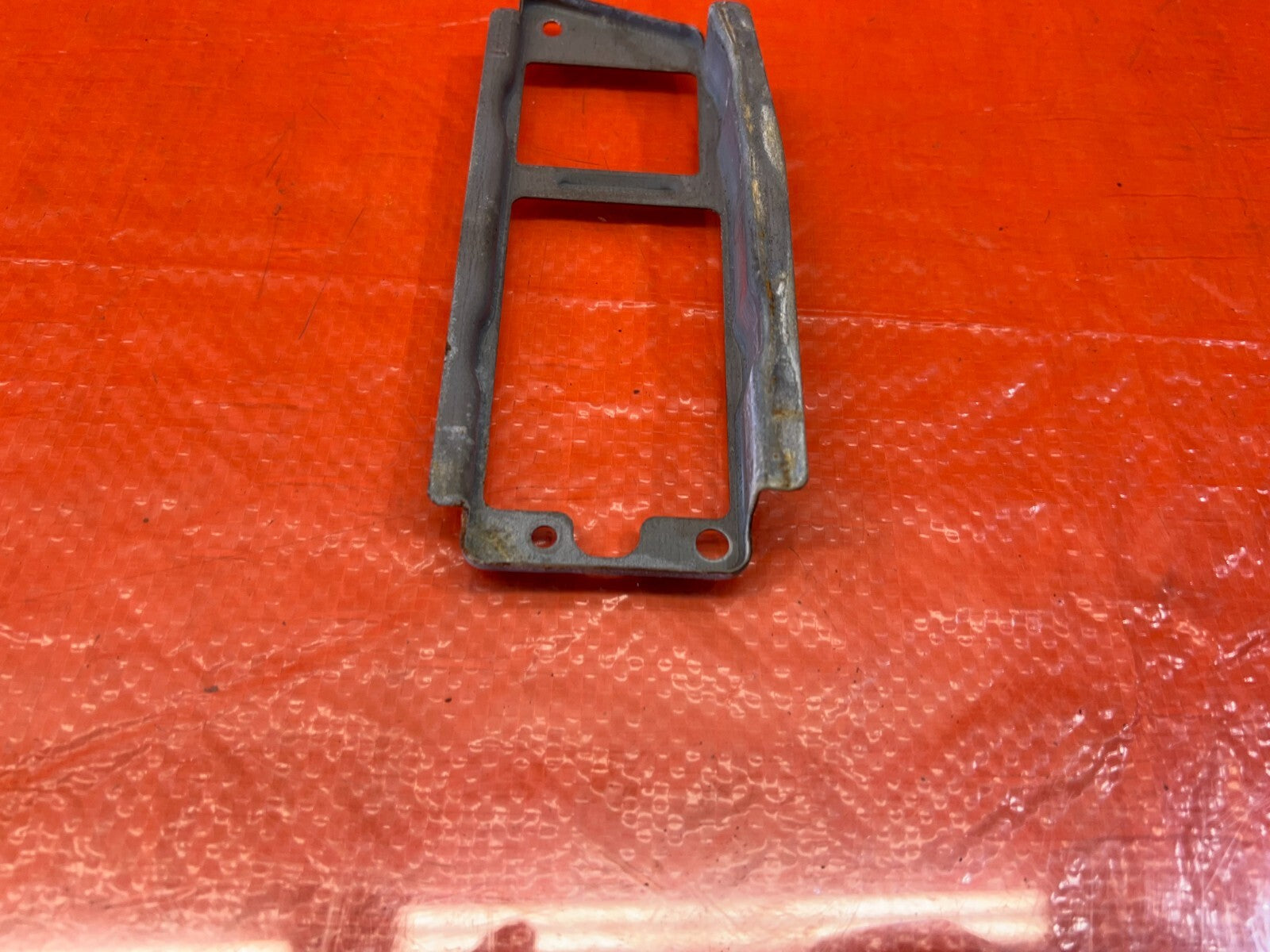 93 97 HONDA DEL SOL   WINDOW SWITCH DOOR PANEL BRACKET   RIGHT SIDE   OEM #1464