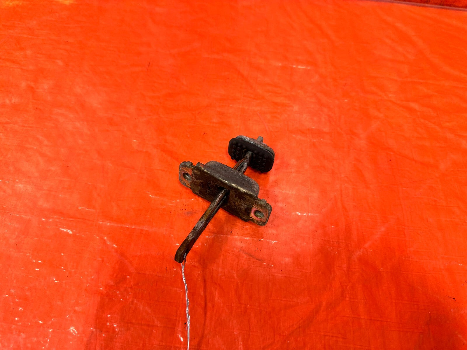 88 89 HONDA CRX   DRIVER LEFT FRONT DOOR CHECKER HINGE ARM STOPPER   OEM #2774