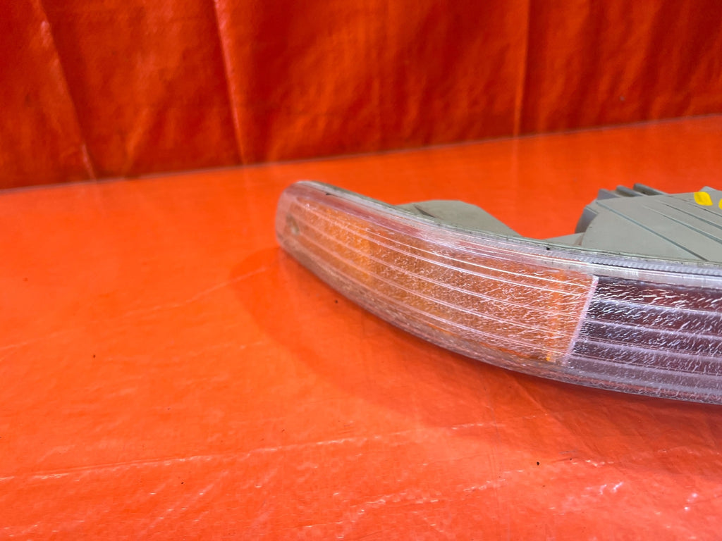 94 97 ACURA INTEGRA PASSENGER RIGHT BUMPER TURN SIGNAL CORNER LIGHT   OEM #1657