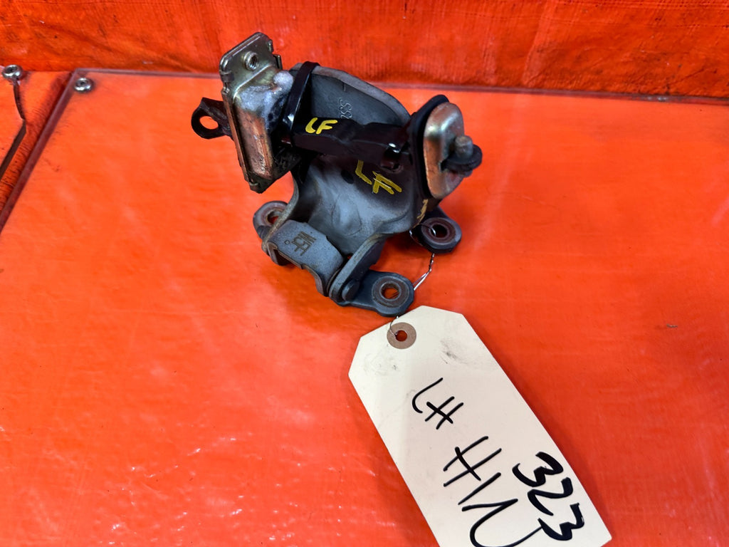 97 01 HONDA PRELUDE   DRIVE LEFT UPPER AND LOWER DOOR HINGE W/ STOPPER OEM 3235