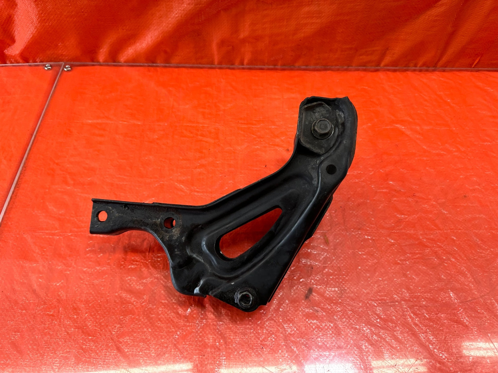 95 97 HONDA ODYSSEY   REAR TRANSMISSION MOUNTING BRACKET   OEM FACTORY #1938